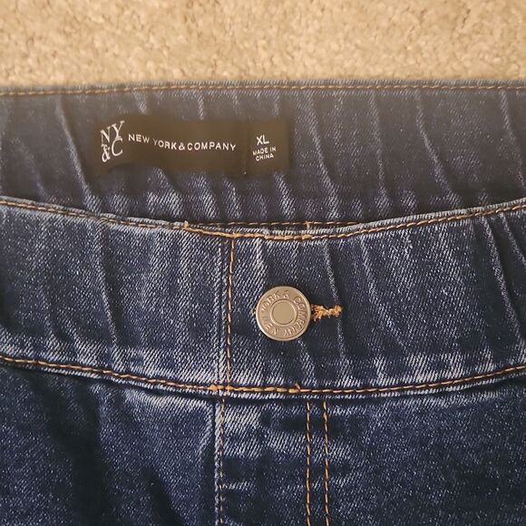 New York & Company Pull-On Flare Leg Jeans Size XL - Picture 4 of 9